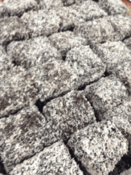 Cup cakes and lammingtons — photo 1