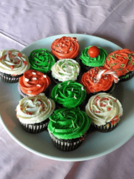 Cup cakes and lammingtons — photo 10
