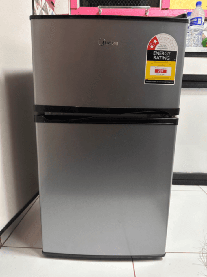 Midea Top Mount Fridge 2 Door 86L — photo 1
