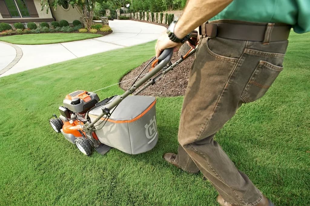Husqvarna push lawn mower