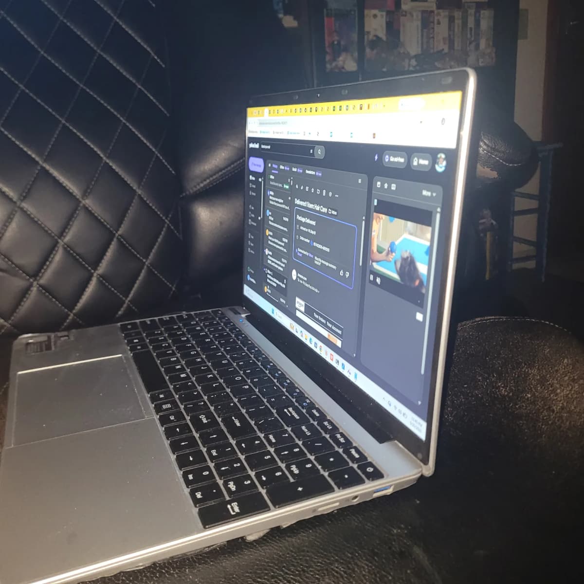 HP Laptop — photo 2