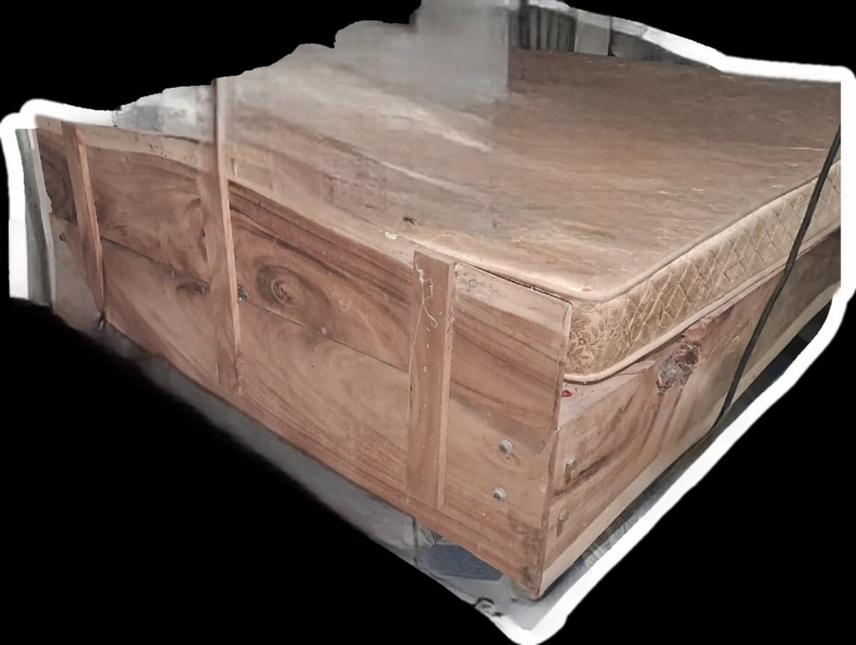 KING SIZE BED — photo 1